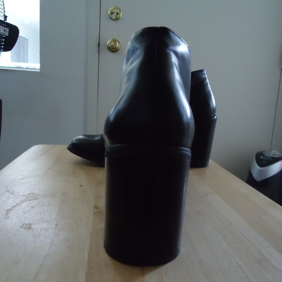 High Heeled Black Lace Up Boots - Picture 4 of 4